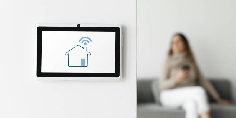 Sistema de alarma con cámaras: Ventajas de verificar qué ocurre en tu vivienda